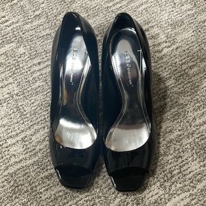 BCBG Black Pumps - New